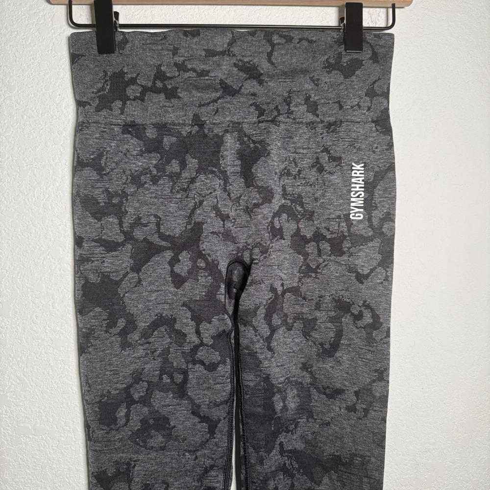 Gymshark | Adapt‎ Camo Seamless Crop Leggings Gray Black | Womens Small